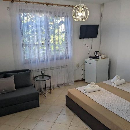 Цвета Hotel Sinemoretz Bagian luar foto