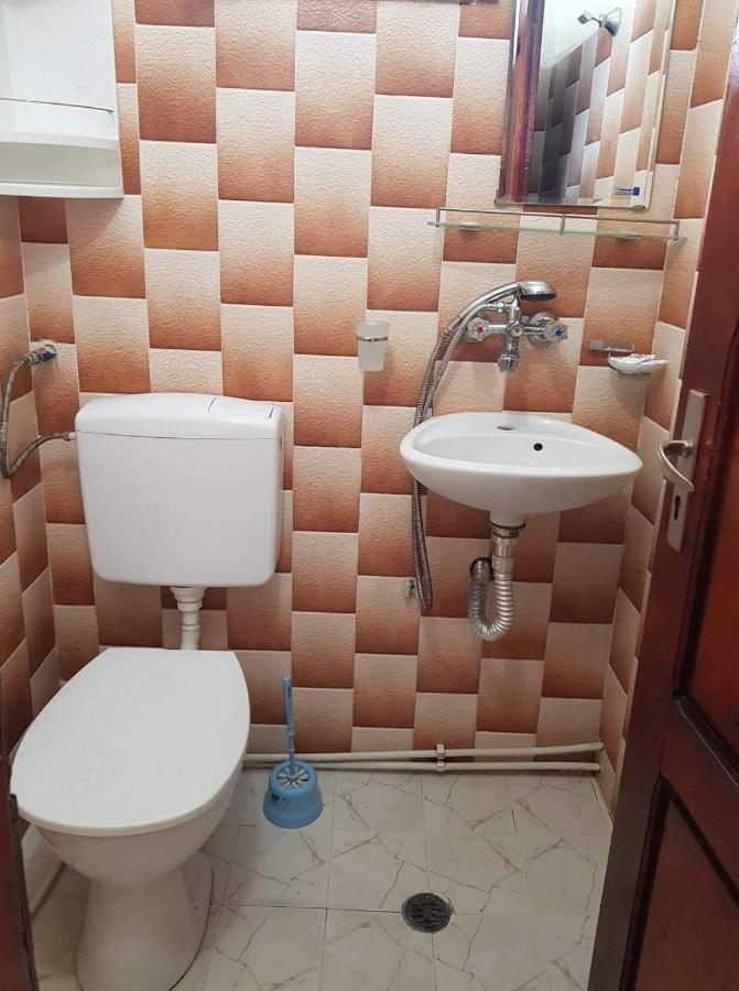 Цвета Hotel Sinemoretz Bagian luar foto
