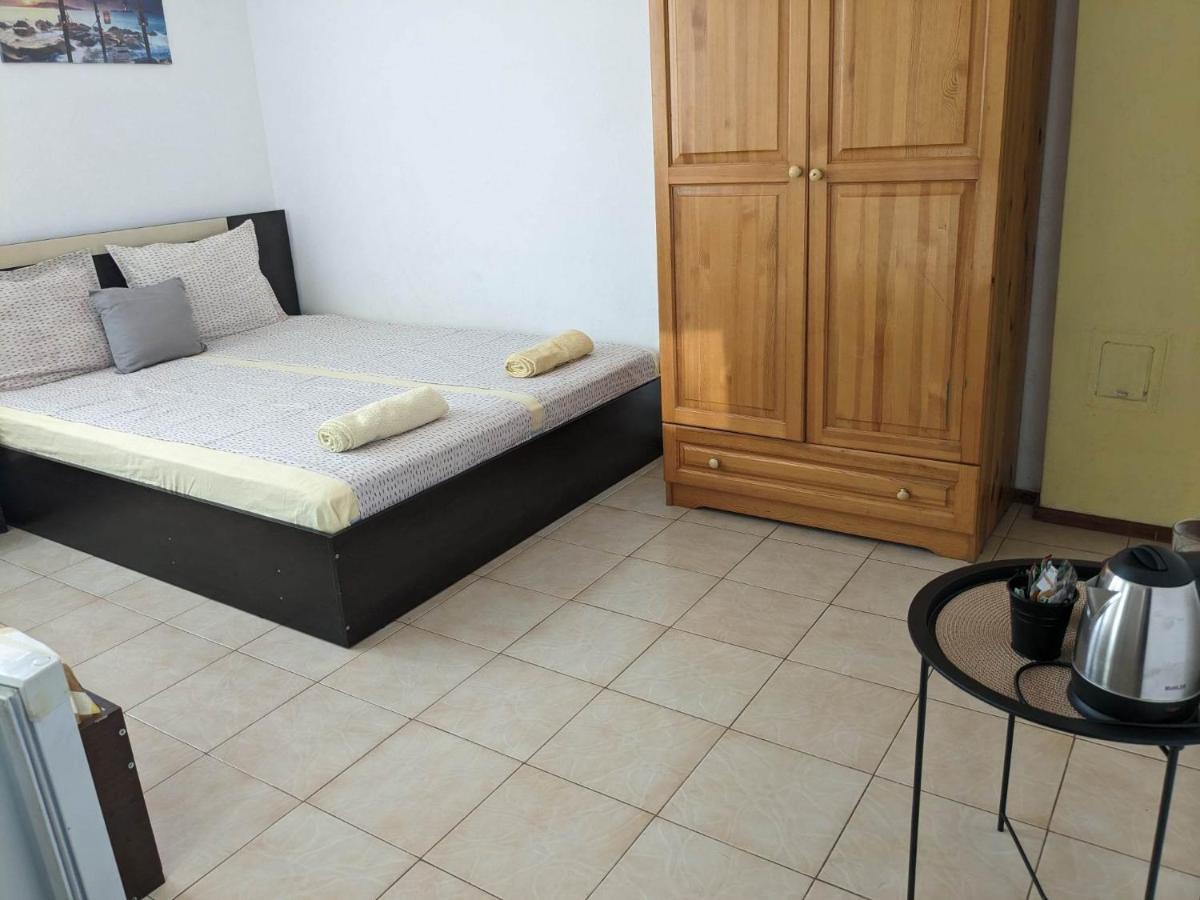 Цвета Hotel Sinemoretz Bagian luar foto