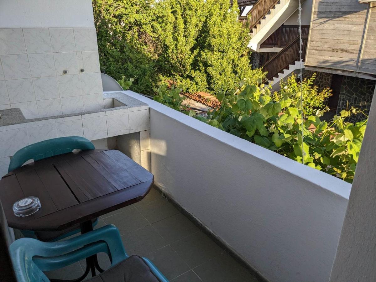 Цвета Hotel Sinemoretz Bagian luar foto